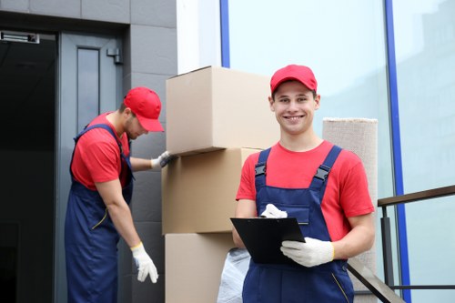 Commercial packing and unpacking support for a business in Isleworth