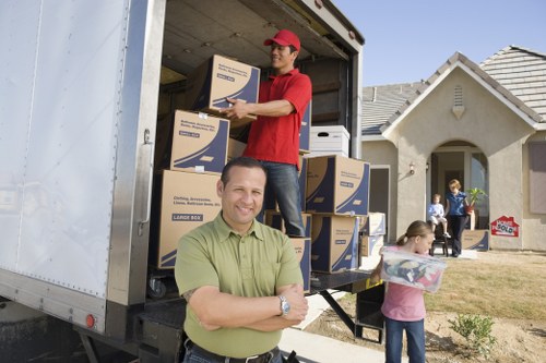 Packing boxes and moving supplies for homes in Isleworth