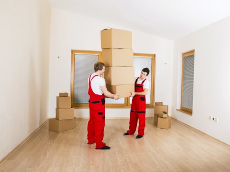 Fragile packing materials and boxes for a local Isleworth move