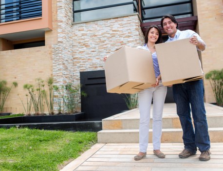 Local removal van supporting home and business relocations in Isleworth